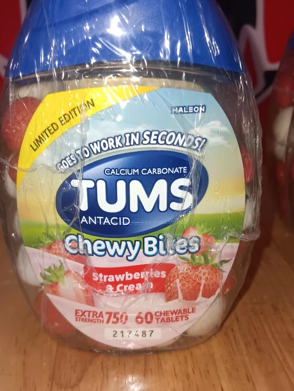 TUMS Chewy Bites Antacid - Strawberries & Cream (Blue Cap) - Picture 8 of 9